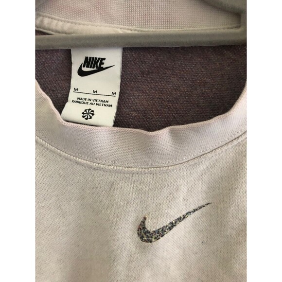 Nike Women's Medium Center Swoosh Classic Light Purple Cropped Rare - Picture 2 of 5